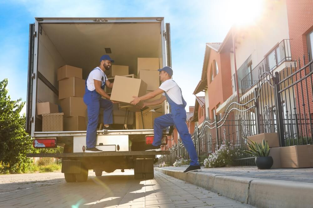 Cross country moving companies with knowledge of required documentation for cargo importation to Canada
